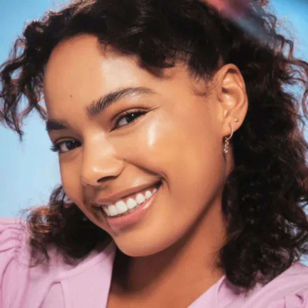 Essence Disney Pixar Up liquid highlighter