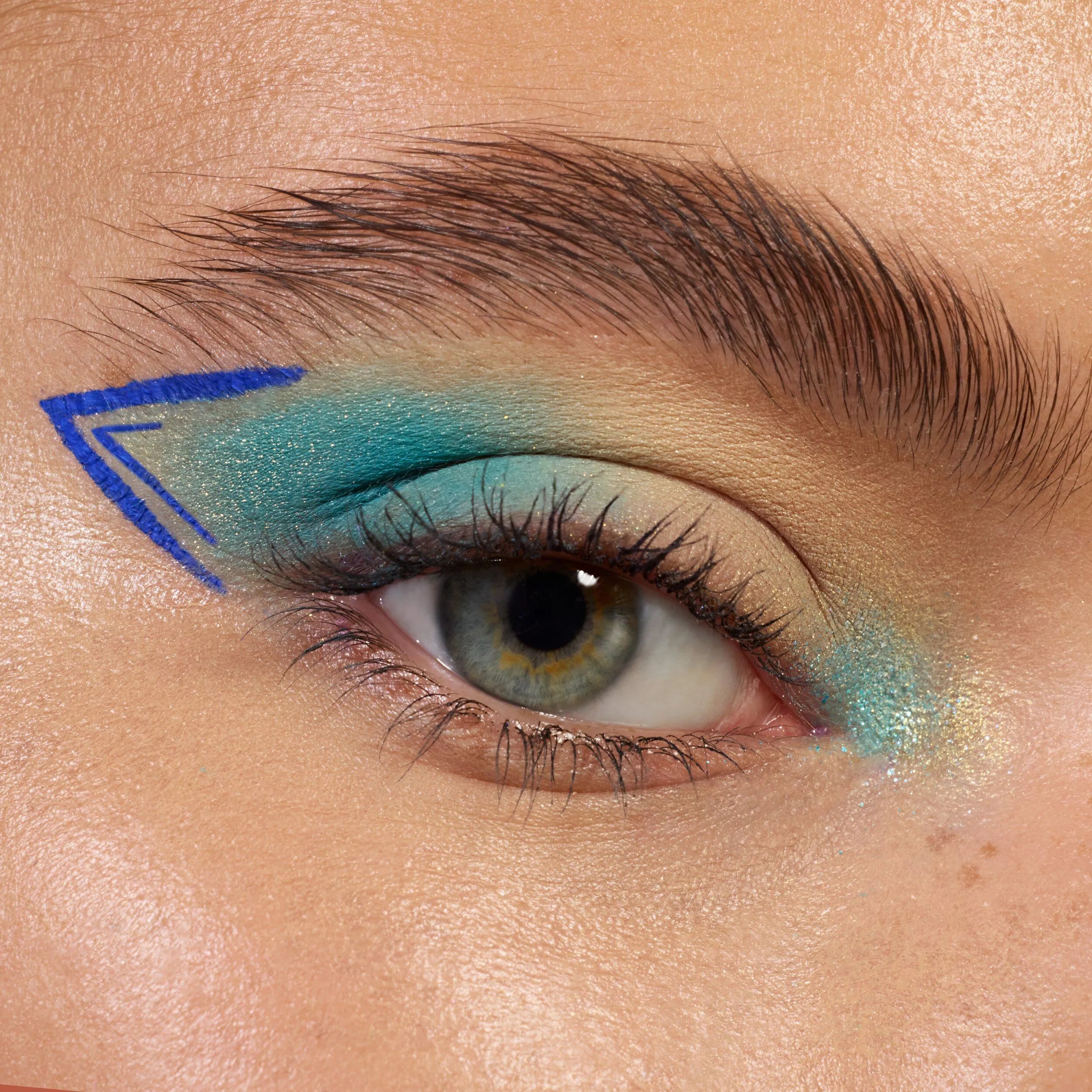 Essence  Colour It Liquid Eyeliner