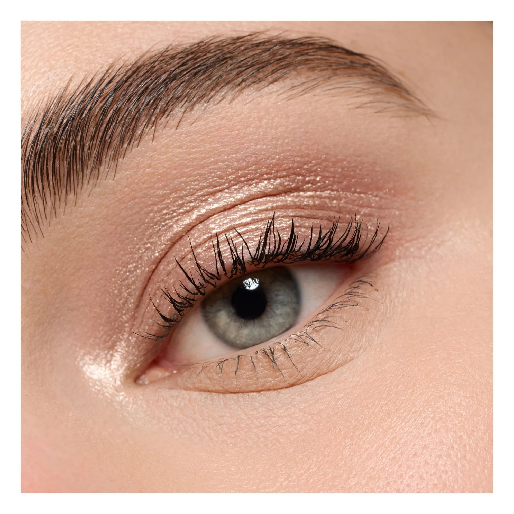 Essence Mono Eyeshadow Pearly 02 Silky Taupe