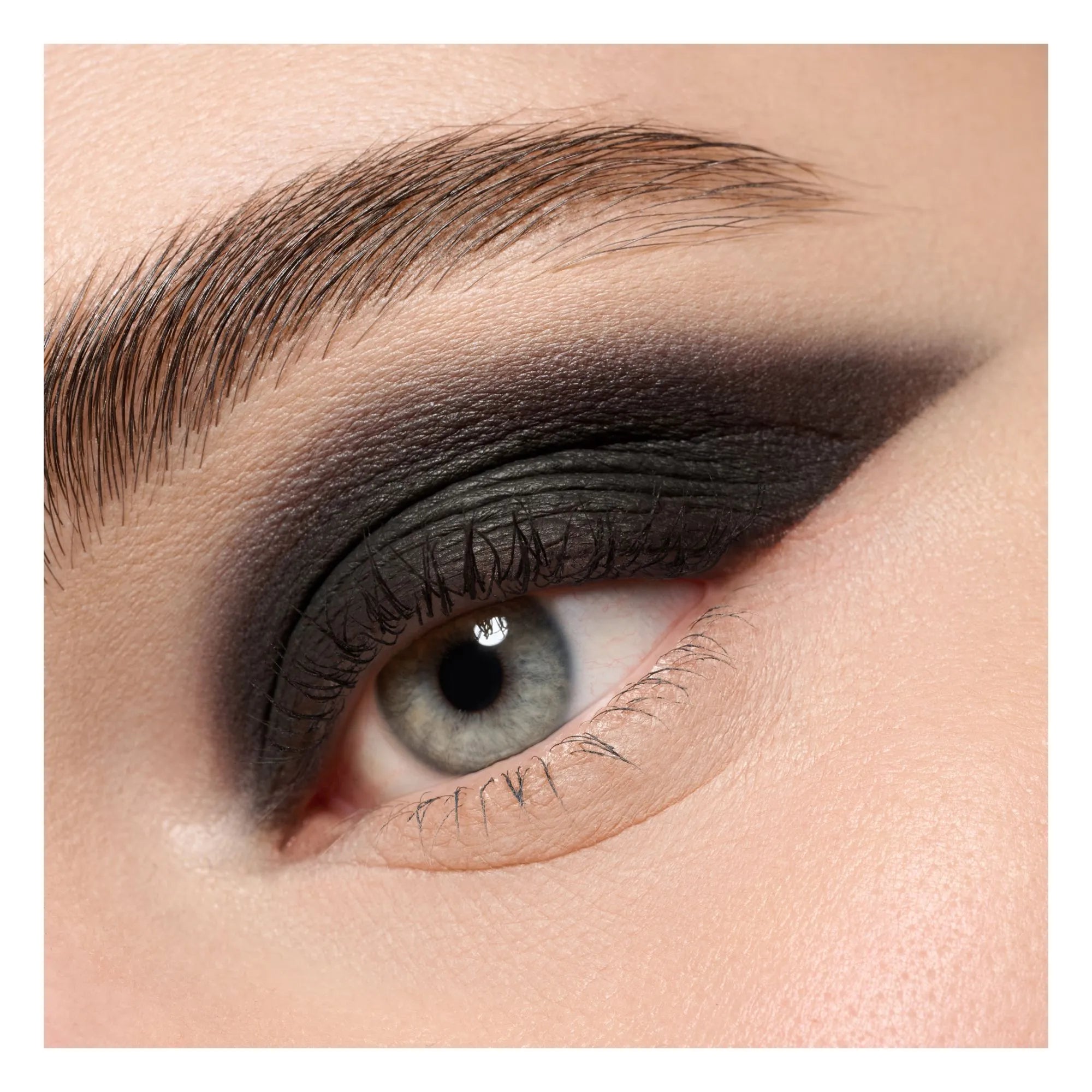 Essence Mono Eyeshadow Matte 03 Deep Ink