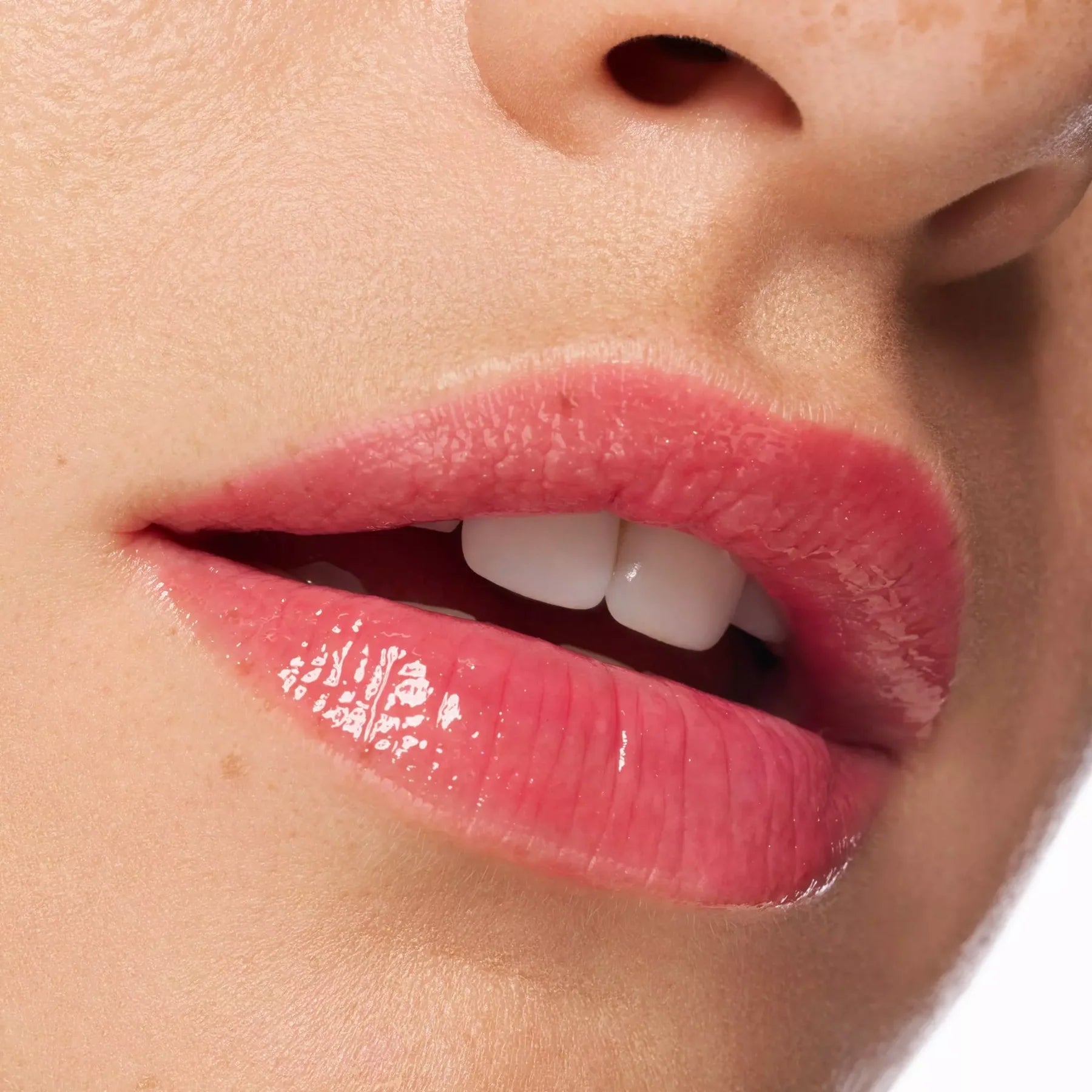 Essence Lipgloss Chili Bomb Shiny 01 Strawberry Salsa