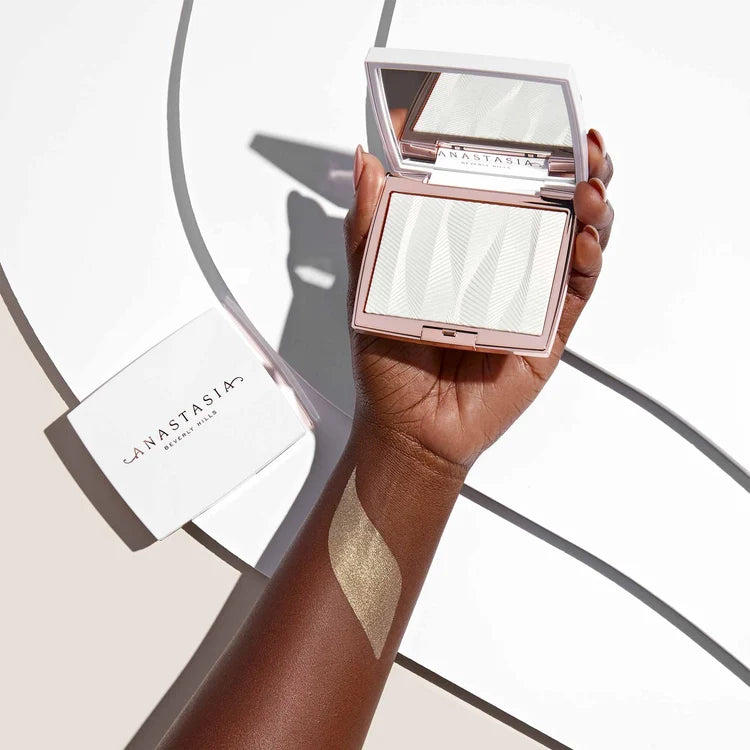 Anastasia Beverly Hills  Iced Out Highlighter