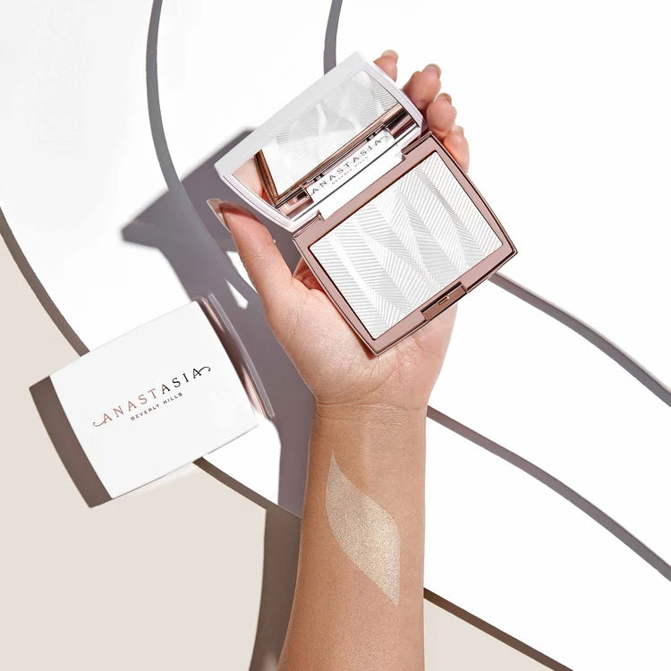 Anastasia Beverly Hills  Iced Out Highlighter